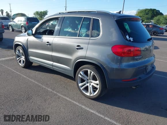 ✅ 2012 Volkswagen Tiguan S • VIN: WVGBV7AX6CW100583 • Lot: 43542063. Listed on IAAI with 138,877 mi. Free auction sales archive from the USA and detailed vehicle history report at DreamBid. Image 3.