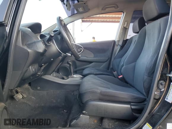 ✅ 2011 Honda Fit Sport • VIN: JHMGE8H64BC013132 • Лот: 70737855. Опубликован ранее на Copart с пробегом 161 994 миль. Бесплатный доступ к архиву аукционных продаж из США и подробный отчёт об истории автомобиля на DreamBid. Изображение 7.