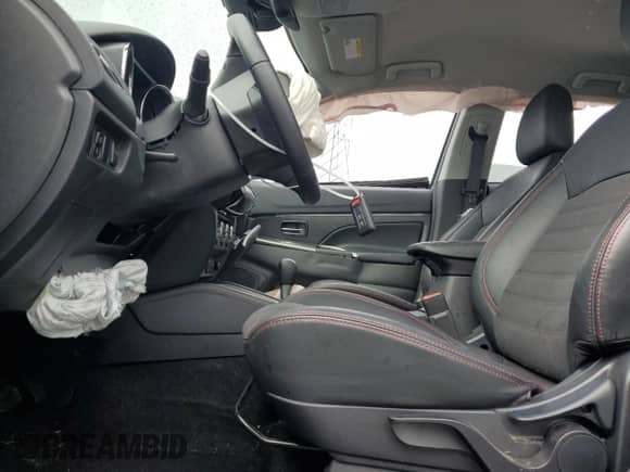 2023 Mitsubishi Outlander ES z VIN JA4ARUAU9PU014074, wystawiony jako Copart lot #80305885 z przebiegiem 34 772 mil mil oraz Szkoda całkowita • Salvage title. Historia ofert i sprzedaży dostępna na DreamBid. Obrazek 7.