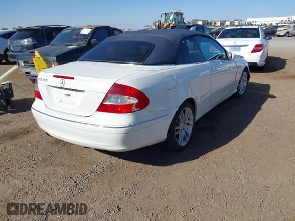 ✅ 2009 Mercedes-Benz CLK 350 • VIN: WDBTK56F19T103938 • Lot: 41409648. Wystawiony na IAAI z przebiegiem 183 203 mil. Bezpłatny archiwum sprzedaży aukcyjnych z USA i szczegółowy raport historii pojazdu na DreamBid. Zdjęcie 4.