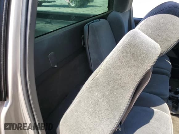 ✅ 2004 Chevrolet Silverado 1500 LS • VIN: 1GCEC14T24Z158378 • Лот: 58662004. Опубликован ранее на Copart с пробегом 148 510 миль. Бесплатный доступ к архиву аукционных продаж из США и подробный отчёт об истории автомобиля на DreamBid. Изображение 11.