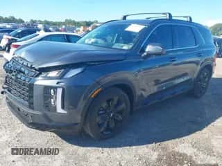 2025 Hyundai Palisade XRT z VIN KM8R34GE0SU945657, wystawiony jako IAAI lot #43298136 z przebiegiem 1 334 mil mil oraz . Historia ofert i sprzedaży dostępna na DreamBid. Obrazek 2.