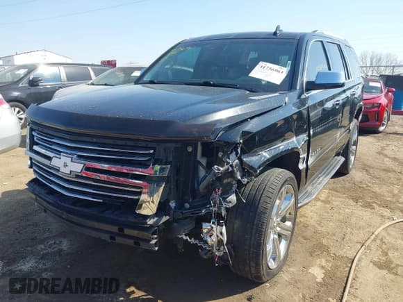 ✅ 2019 Chevrolet Tahoe Premier • VIN: 1GNSKCKC4KR125987 • Lot: 41756961. Listed on IAAI with 125,804 mi. Free auction sales archive from the USA and detailed vehicle history report at DreamBid. Image 18.