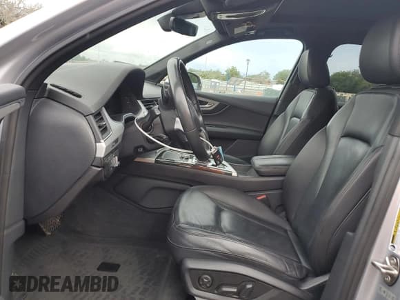 ✅ 2019 Audi Q7 Premium Plus • VIN: WA1LHAF72KD025925 • Lot: 59619005. Wystawiony na Copart z przebiegiem 81 943 mil. Bezpłatny archiwum sprzedaży aukcyjnych z USA i szczegółowy raport historii pojazdu na DreamBid. Zdjęcie 7.