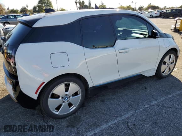 ✅ 2016 BMW i3 • VIN: WBY1Z4C52GV506045 • Лот: 38051633. Опубликован ранее на Copart с пробегом 45 627 миль. Бесплатный доступ к архиву аукционных продаж из США и подробный отчёт об истории автомобиля на DreamBid. Изображение 3.