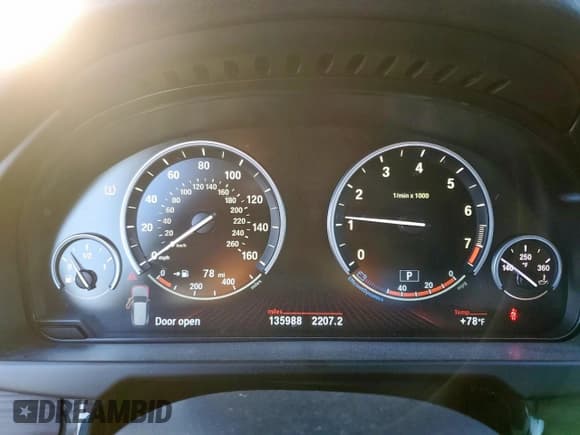 ✅ 2017 BMW X5 xDrive35i • VIN: 5UXKR0C58H0V67217 • Лот: 92980725. Опубликован ранее на Copart с пробегом 135 988 миль. Бесплатный доступ к архиву аукционных продаж из США и подробный отчёт об истории автомобиля на DreamBid. Изображение 9.