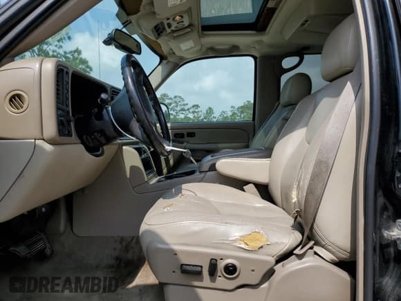 ✅ 2005 Chevrolet Suburban Z71 • VIN: 3GNFK16Z85G172903 • Лот: 54149585. Опубликован ранее на Copart с пробегом 281 745 миль. Бесплатный доступ к архиву аукционных продаж из США и подробный отчёт об истории автомобиля на DreamBid. Изображение 7.