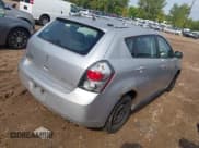 ✅ 2009 Pontiac Vibe • VIN: 5Y2SM67049Z400626 • Lot: 43125370. Wystawiony na IAAI z przebiegiem 250 570 mil. Bezpłatny archiwum sprzedaży aukcyjnych z USA i szczegółowy raport historii pojazdu na DreamBid. Zdjęcie 4.