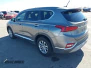 ✅ 2019 Hyundai Santa Fe SE • VIN: 5NMS23AD8KH030713 • Lot: 43592667. Wystawiony na IAAI z przebiegiem 74 344 mil. Bezpłatny archiwum sprzedaży aukcyjnych z USA i szczegółowy raport historii pojazdu na DreamBid. Zdjęcie 3.