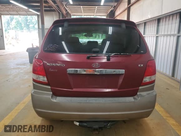 ✅ 2004 Kia Sorento LX • VIN: KNDJD733145211238 • Lot: 63921305. Wystawiony na Copart z przebiegiem 201 217 mil. Bezpłatny archiwum sprzedaży aukcyjnych z USA i szczegółowy raport historii pojazdu na DreamBid. Zdjęcie 6.
