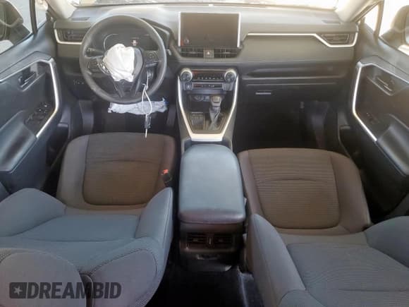 ✅ 2023 Toyota RAV4 LE • VIN: 2T3H1RFV4PC235208 • Lot: 81953785. Wystawiony na Copart z przebiegiem 24 644 mil. Bezpłatny archiwum sprzedaży aukcyjnych z USA i szczegółowy raport historii pojazdu na DreamBid. Zdjęcie 8.