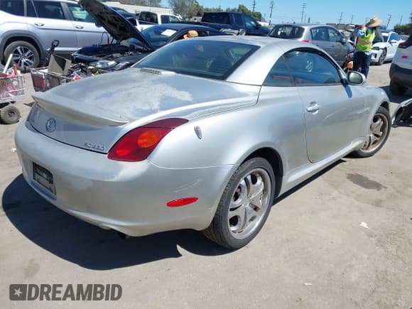 ✅ 2004 Lexus SC 430 • VIN: JTHFN48Y240051243 • Lot: 42638957. Listed on IAAI with 195,849 mi. Free auction sales archive from the USA and detailed vehicle history report at DreamBid. Image 4.
