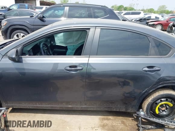 ✅ 2019 Kia Forte LXS • VIN: 3KPF24AD5KE136406 • Lot: 41865872. Listed on IAAI with 32,002 mi. Free auction sales archive from the USA and detailed vehicle history report at DreamBid. Image 15.