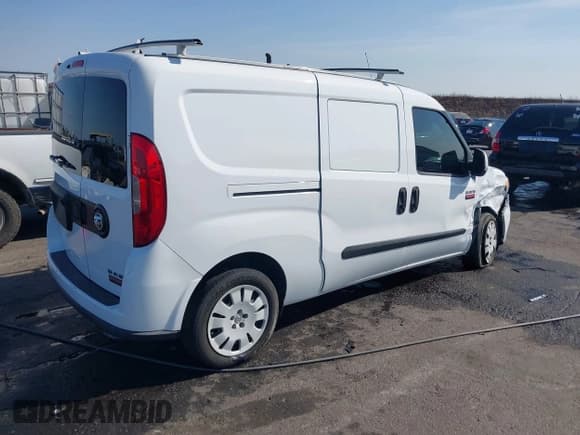 ✅ 2016 Ram ProMaster City Cargo Tradesman SLT • VIN: ZFBERFBT7G6C17435 • Lot: 43141194. Wystawiony na IAAI z przebiegiem 146 511 mil. Bezpłatny archiwum sprzedaży aukcyjnych z USA i szczegółowy raport historii pojazdu na DreamBid. Zdjęcie 4.