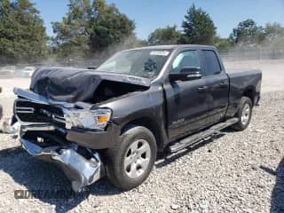 2022 Ram 1500 Big Horn с VIN 1C6RREBT9NN201513, выставлен на аукционе Copart как лот 81226265 с пробегом 20 274 миль миль и Списание • Salvage title. История ставок и продаж доступна на DreamBid. Изображение 1.