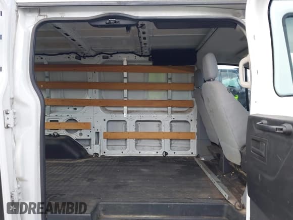 ✅ 2016 Ford Transit Cargo • VIN: 1FTYR1ZM4GKB20953 • Lot: 43766268. Wystawiony na IAAI z przebiegiem 151 953 mil. Bezpłatny archiwum sprzedaży aukcyjnych z USA i szczegółowy raport historii pojazdu na DreamBid. Zdjęcie 8.