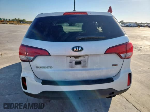 ✅ 2014 Kia Sorento LX • VIN: 5XYKT3A66EG465842 • Lot: 93098945. Listed on Copart with 249,538 mi. Free auction sales archive from the USA and detailed vehicle history report at DreamBid. Image 6.