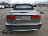 ✅ 2002 Saab 9-3 SE • VIN: YS3DF78K527004711 • Lot: 88905575. Wystawiony na Copart z przebiegiem 139 866 mil. Bezpłatny archiwum sprzedaży aukcyjnych z USA i szczegółowy raport historii pojazdu na DreamBid. Zdjęcie 6.