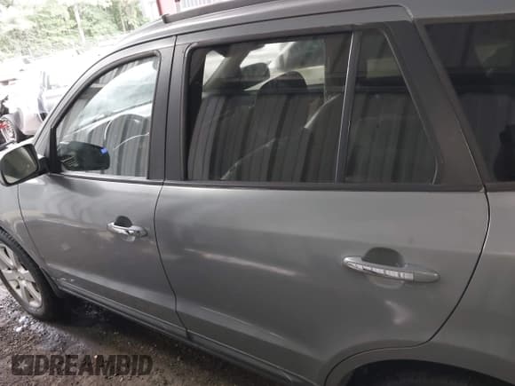 ✅ 2009 Hyundai Santa Fe SE • VIN: 5NMSH13E29H296621 • Lot: 42740914. Listed on IAAI with 174,921 mi. Free auction sales archive from the USA and detailed vehicle history report at DreamBid. Image 14.