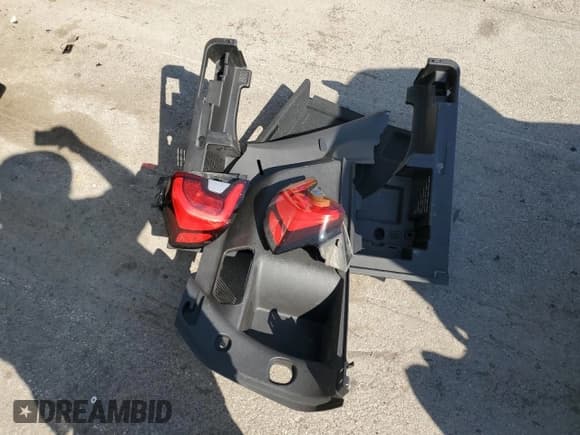 ✅ 2019 GMC Terrain SLE • VIN: 3GKALTEX6KL140020 • Lot: 71669395. Wystawiony na Copart z przebiegiem 77 380 mil. Bezpłatny archiwum sprzedaży aukcyjnych z USA i szczegółowy raport historii pojazdu na DreamBid. Zdjęcie 12.