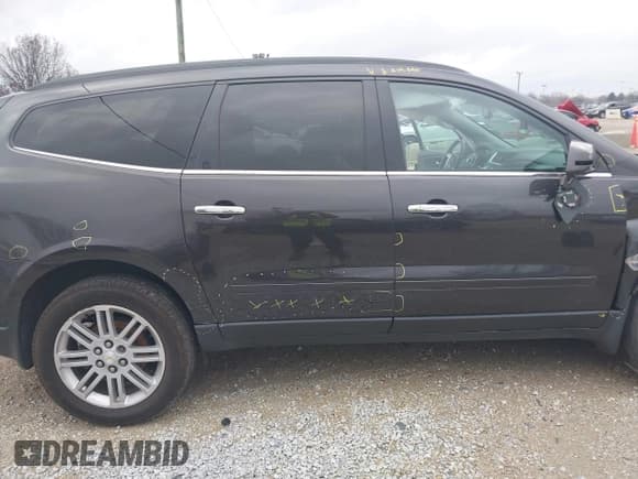 ✅ 2015 Chevrolet Traverse LT • VIN: 1GNKRGKDXFJ376156 • Lot: 41108024. Wystawiony na IAAI z przebiegiem 100 601 mil. Bezpłatny archiwum sprzedaży aukcyjnych z USA i szczegółowy raport historii pojazdu na DreamBid. Zdjęcie 20.