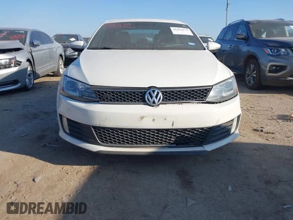 ✅ 2013 Volkswagen Jetta • VIN: 3VW4S7AJ6DM297898 • Lot: 41664178. Listed on IAAI with 188,484 mi. Free auction sales archive from the USA and detailed vehicle history report at DreamBid. Image 13.