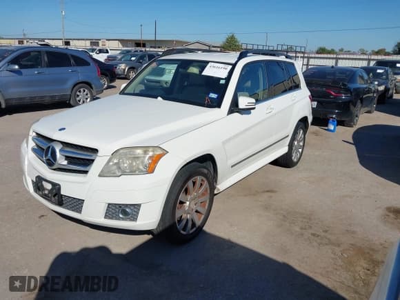 ✅ 2010 Mercedes-Benz GLK 350 • VIN: WDCGG5GB4AF437698 • Lot: 43616190. Listed on IAAI with 162,878 mi. Free auction sales archive from the USA and detailed vehicle history report at DreamBid. Image 2.