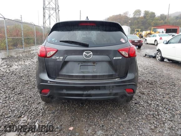 ✅ 2016 Mazda CX-5 Grand Touring • VIN: JM3KE4DY7G0716767 • Lot: 43573068. Wystawiony na IAAI z przebiegiem 231 937 mil. Bezpłatny archiwum sprzedaży aukcyjnych z USA i szczegółowy raport historii pojazdu na DreamBid. Zdjęcie 16.