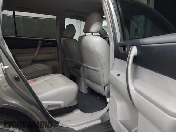 ✅ 2012 Toyota Highlander • VIN: 5TDZK3EH8CS050177 • Lot: 43194912. Listed on IAAI with 150,520 mi. Free auction sales archive from the USA and detailed vehicle history report at DreamBid. Image 8.