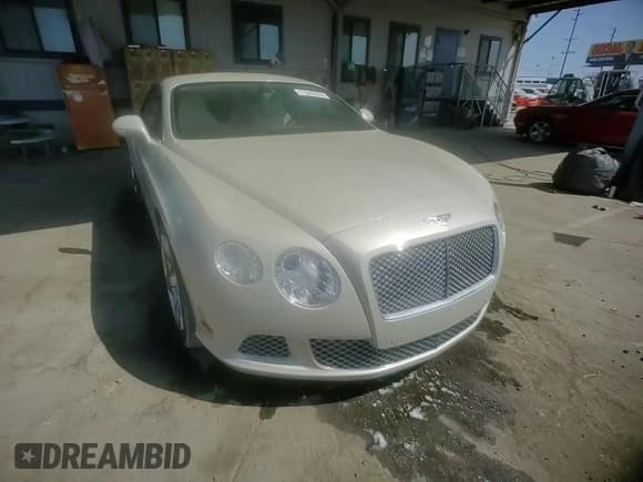 ✅ 2013 Bentley Continental GT • VIN: SCBFU7ZA7DC085543 • Lot: 71247074. Listed on Copart with 25,696 mi. Free auction sales archive from the USA and detailed vehicle history report at DreamBid. Image 11.