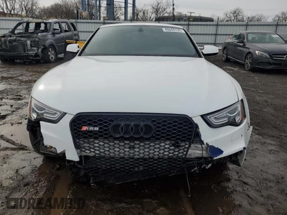 ✅ 2015 Audi RS 5 • VIN: WUAC6BFR6FA901974 • Lot: 46649135. Listed on Copart with 51,566 mi. Free auction sales archive from the USA and detailed vehicle history report at DreamBid. Image 5.