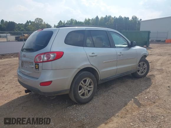 ✅ 2010 Hyundai Santa Fe GLS • VIN: 5NMSG3AB0AH379881 • Лот: 43076055. Опубликован ранее на IAAI с пробегом 191 602 миль. Бесплатный доступ к архиву аукционных продаж из США и подробный отчёт об истории автомобиля на DreamBid. Изображение 4.