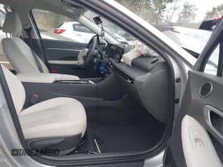 ✅ 2025 Hyundai Sonata SEL • VIN: KMHL64JA9SA484754 • Лот: 43098988. Опубликован ранее на IAAI с пробегом 6 649 миль. Бесплатный доступ к архиву аукционных продаж из США и подробный отчёт об истории автомобиля на DreamBid. Изображение 5.