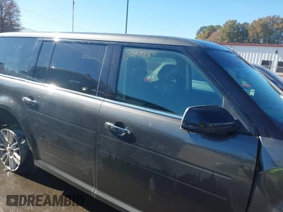 ✅ 2015 Ford Flex SEL • VIN: 2FMGK5C89FBA19530 • Lot: 43696092. Wystawiony na IAAI z przebiegiem 176 957 mil. Bezpłatny archiwum sprzedaży aukcyjnych z USA i szczegółowy raport historii pojazdu na DreamBid. Zdjęcie 13.