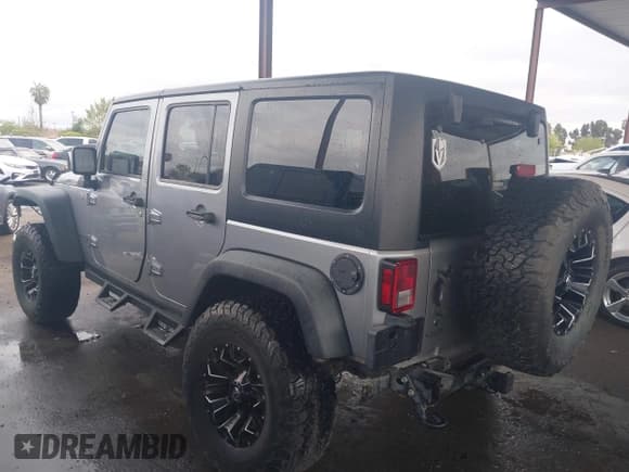 ✅ 2018 Jeep Wrangler Unlimited Rubicon Recon • VIN: 1C4BJWFG1JL851768 • Lot: 41882130. Wystawiony na IAAI z przebiegiem 42 714 mil. Bezpłatny archiwum sprzedaży aukcyjnych z USA i szczegółowy raport historii pojazdu na DreamBid. Zdjęcie 3.