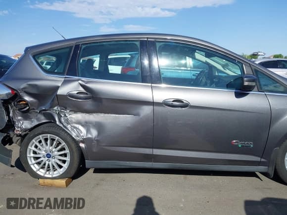 ✅ 2013 Ford C-Max SEL • VIN: 1FADP5CU5DL543816 • Lot: 42655745. Wystawiony na IAAI z przebiegiem 122 738 mil. Bezpłatny archiwum sprzedaży aukcyjnych z USA i szczegółowy raport historii pojazdu na DreamBid. Zdjęcie 13.