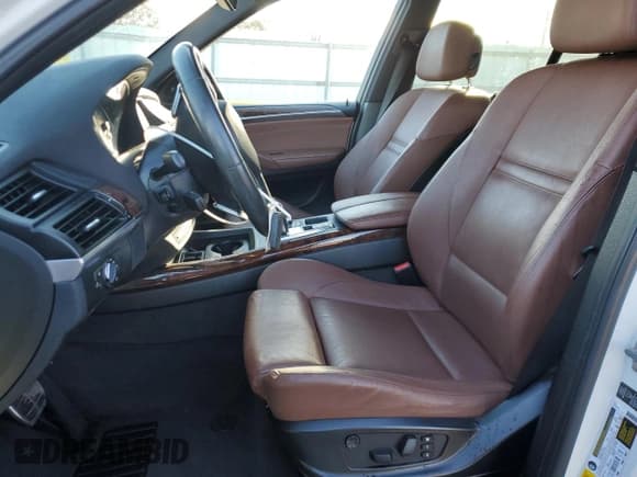 ✅ 2013 BMW X5 xDrive35i • VIN: 5UXZV4C50D0B02543 • Лот: 92203265. Опубликован ранее на Copart с пробегом 103 167 миль. Бесплатный доступ к архиву аукционных продаж из США и подробный отчёт об истории автомобиля на DreamBid. Изображение 7.