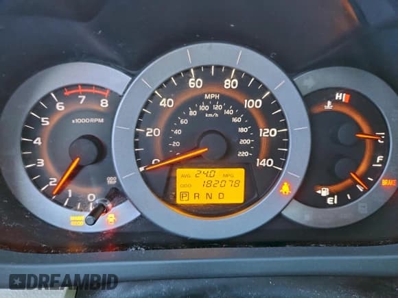 ✅ 2010 Toyota RAV4 • VIN: 2T3ZF4DV3AW023532 • Lot: 92843705. Wystawiony na Copart z przebiegiem 182 078 mil. Bezpłatny archiwum sprzedaży aukcyjnych z USA i szczegółowy raport historii pojazdu na DreamBid. Zdjęcie 9.