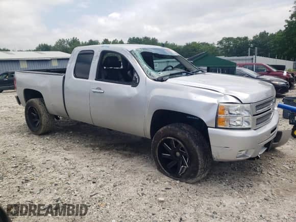 2012 Chevrolet Silverado 1500 LTZ z VIN 1GCRKTE72CZ188061, wystawiony jako Copart lot #59792885 z przebiegiem 82 540 mil mil oraz Czysty tytuł • Clean title. Historia ofert i sprzedaży dostępna na DreamBid. Obrazek 4.