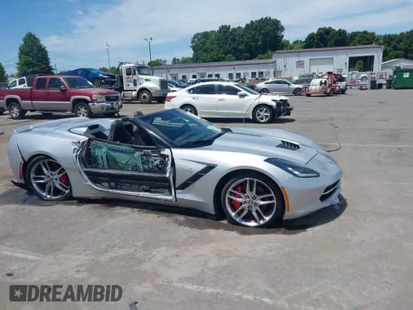 2014 Chevrolet Corvette Z51 3LT z VIN 1G1YM3D7XE5120603, wystawiony jako IAAI lot #42313984 z przebiegiem 64 199 mil mil oraz . Historia ofert i sprzedaży dostępna na DreamBid. Obrazek 13.