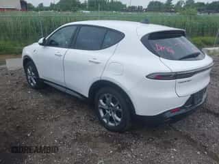 2024 Dodge Hornet R/T z VIN ZACPDFCW8R3A33462, wystawiony jako IAAI lot #42623447 z przebiegiem 19 731 mil mil oraz . Historia ofert i sprzedaży dostępna na DreamBid. Obrazek 3.