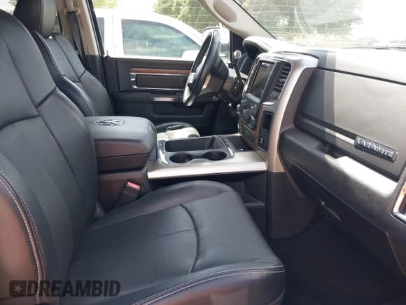 ✅ 2018 Ram 2500 Laramie • VIN: 3C6UR5FL0JG329369 • Lot: 42539876. Wystawiony na IAAI z przebiegiem 36 872 mil. Bezpłatny archiwum sprzedaży aukcyjnych z USA i szczegółowy raport historii pojazdu na DreamBid. Zdjęcie 5.