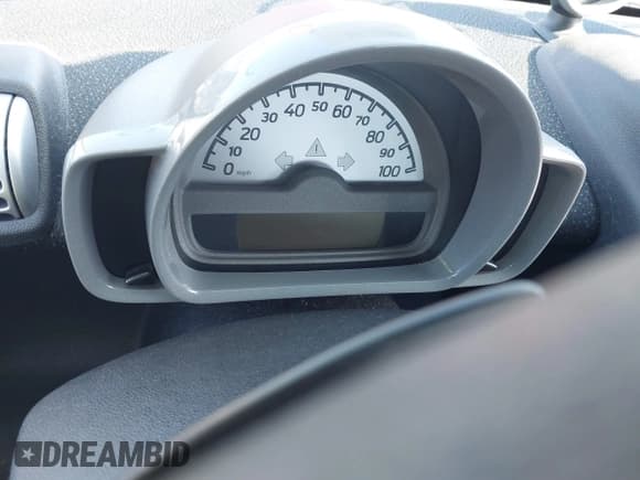 ✅ 2009 Smart fortwo Pure • VIN: WMEEJ31X29K305678 • Lot: 41691476. Listed on IAAI with Not provided. Free auction sales archive from the USA and detailed vehicle history report at DreamBid. Image 7.