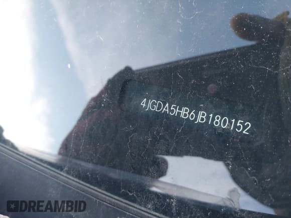 ✅ 2018 Mercedes-Benz GLE 350 • VIN: 4JGDA5HB6JB180152 • Lot: 43830867. Listed on IAAI with 84,008 mi. Free auction sales archive from the USA and detailed vehicle history report at DreamBid. Image 17.