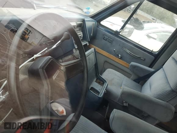 ✅ 1989 Chevrolet Chevy Van • VIN: 2GBEG25H9K4157306 • Lot: 82487555. Wystawiony na Copart z przebiegiem Nie podano. Bezpłatny archiwum sprzedaży aukcyjnych z USA i szczegółowy raport historii pojazdu na DreamBid. Zdjęcie 8.