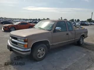 ✅ 1994 Chevrolet Silverado 1500 • VIN: 1GCEC19K7RE246583 • Lot: 65552325. Wystawiony na Copart z przebiegiem 180 751 mil. Bezpłatny archiwum sprzedaży aukcyjnych z USA i szczegółowy raport historii pojazdu na DreamBid. Zdjęcie 1.