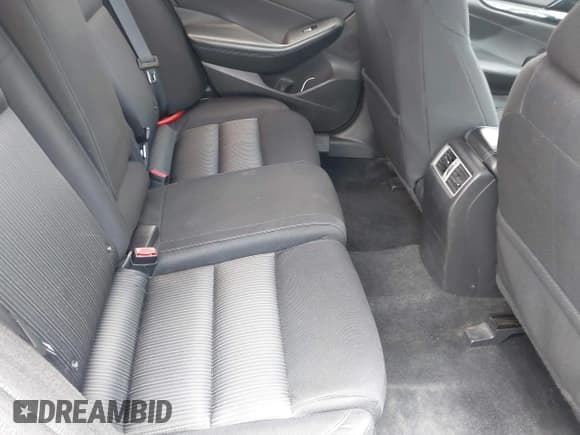 ✅ 2017 Nissan Maxima Platinum • VIN: 1N4AA6AP1HC394639 • Lot: 42297588. Listed on IAAI with 140,570 mi. Free auction sales archive from the USA and detailed vehicle history report at DreamBid. Image 8.