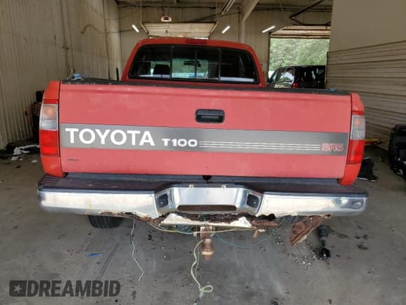 ✅ 1997 Toyota T100 SR5 • VIN: JT4UN24D8V0045562 • Lot: 61867715. Wystawiony na Copart z przebiegiem 166 378 mil. Bezpłatny archiwum sprzedaży aukcyjnych z USA i szczegółowy raport historii pojazdu na DreamBid. Zdjęcie 6.