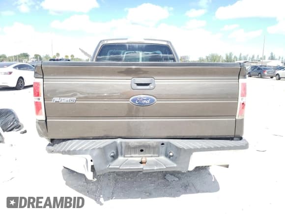 ✅ 2009 Ford F-150 XL • VIN: 1FTRF12879KC60671 • Лот: 76003554. Опубликован ранее на Copart с пробегом 266 092 миль. Бесплатный доступ к архиву аукционных продаж из США и подробный отчёт об истории автомобиля на DreamBid. Изображение 6.