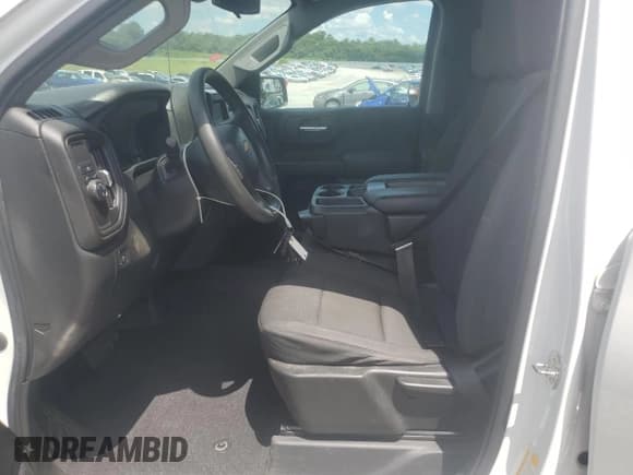 ✅ 2020 Chevrolet Silverado 1500 Custom • VIN: 1GCRWBEK4LZ209964 • Lot: 61614595. Wystawiony na Copart z przebiegiem 71 059 mil. Bezpłatny archiwum sprzedaży aukcyjnych z USA i szczegółowy raport historii pojazdu na DreamBid. Zdjęcie 7.